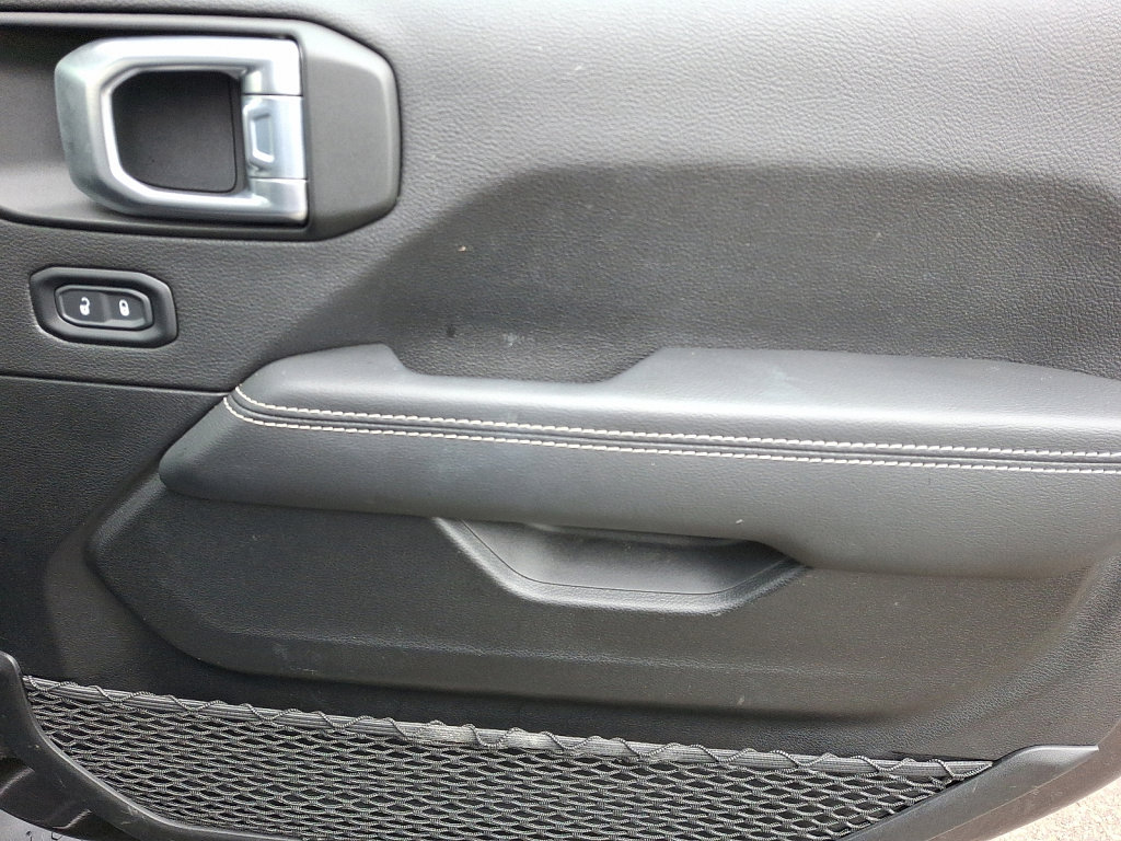 Used 2021 Jeep Wrangler Unlimited Sahara w/ Cold Weather Group image 10