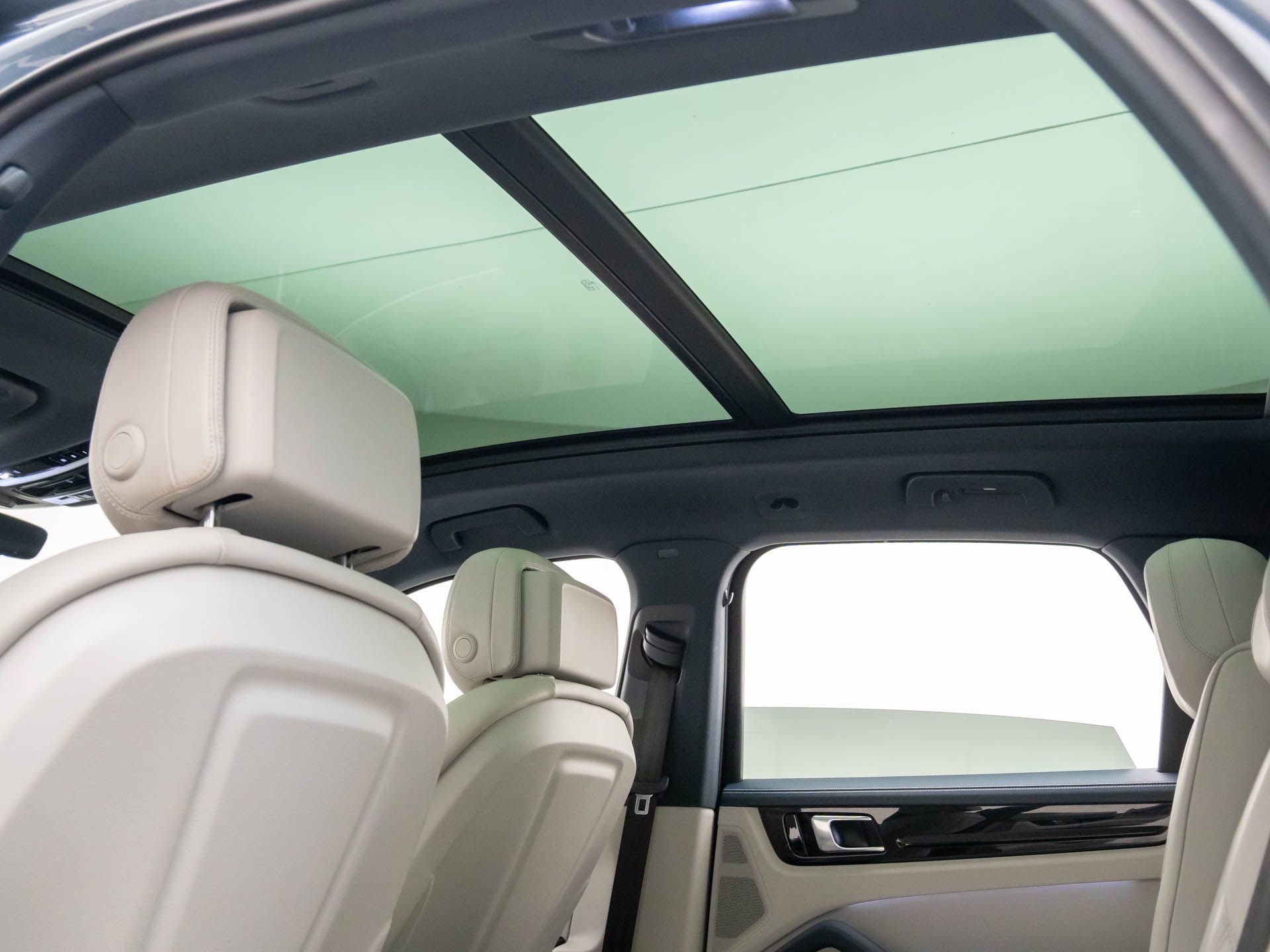 Used 2019 Porsche Cayenne image 17