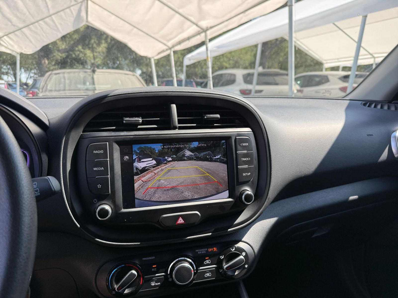 Used 2025 Kia Soul LX w/ LX Technology Package FWD image 21