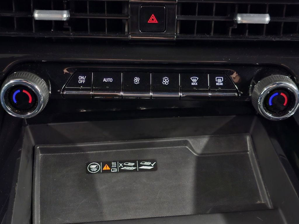 Used 2025 Chevrolet Tahoe LT AWD/4WD image 18