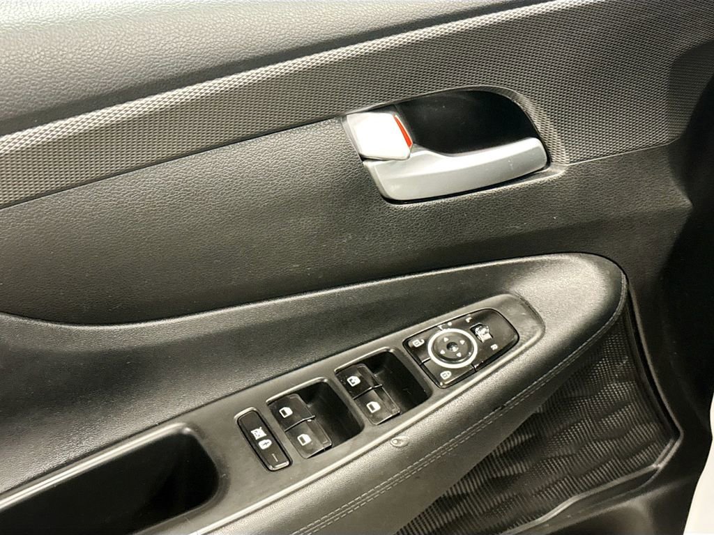 Used 2019 Hyundai Santa Fe SE AWD/4WD image 20
