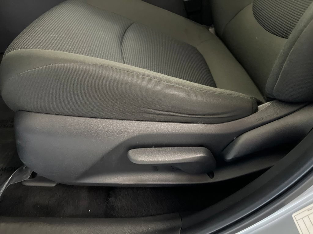 Used 2025 Toyota RAV4 LE AWD/4WD image 52