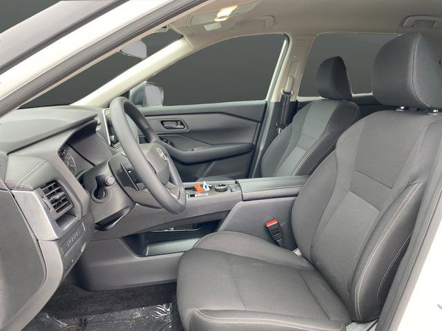 Used 2025 Nissan Rogue S image 18