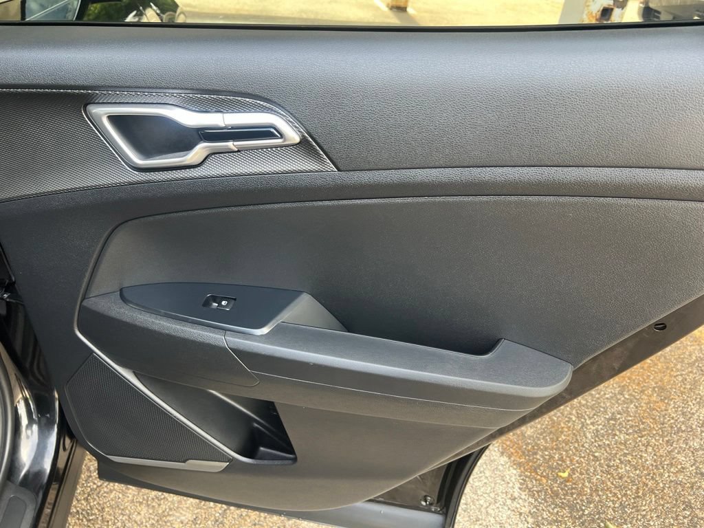 Certified 2023 Kia Sportage LX FWD image 15