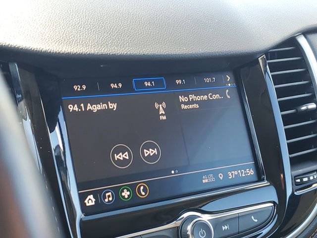 Used 2022 Chevrolet Trax LT w/ LT Convenience Package image 12