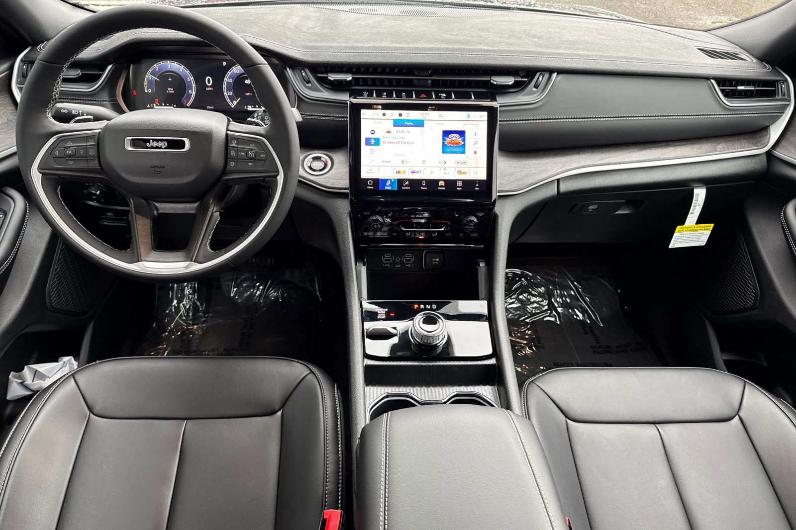 New 2025 Jeep Grand Cherokee Limited w/ Trailer Tow Package image 11