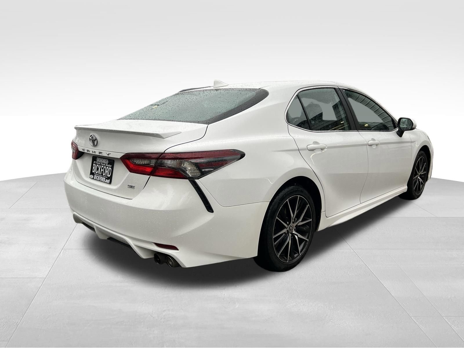 Used 2024 Toyota Camry SE FWD image 5