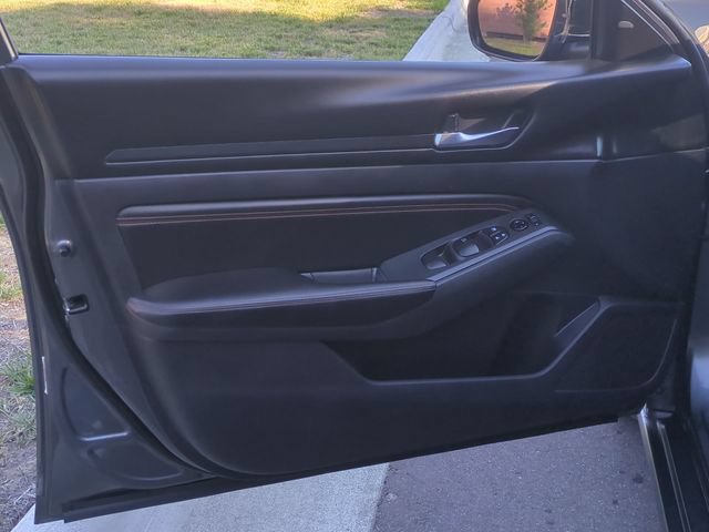 Used 2021 Nissan Altima 2.5 SR w/ SR Premium Package FWD image 30