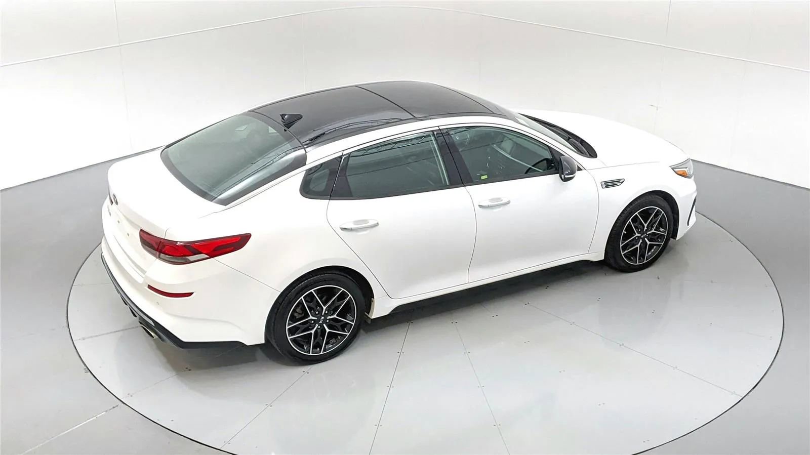 Used 2020 Kia Optima SE image 42