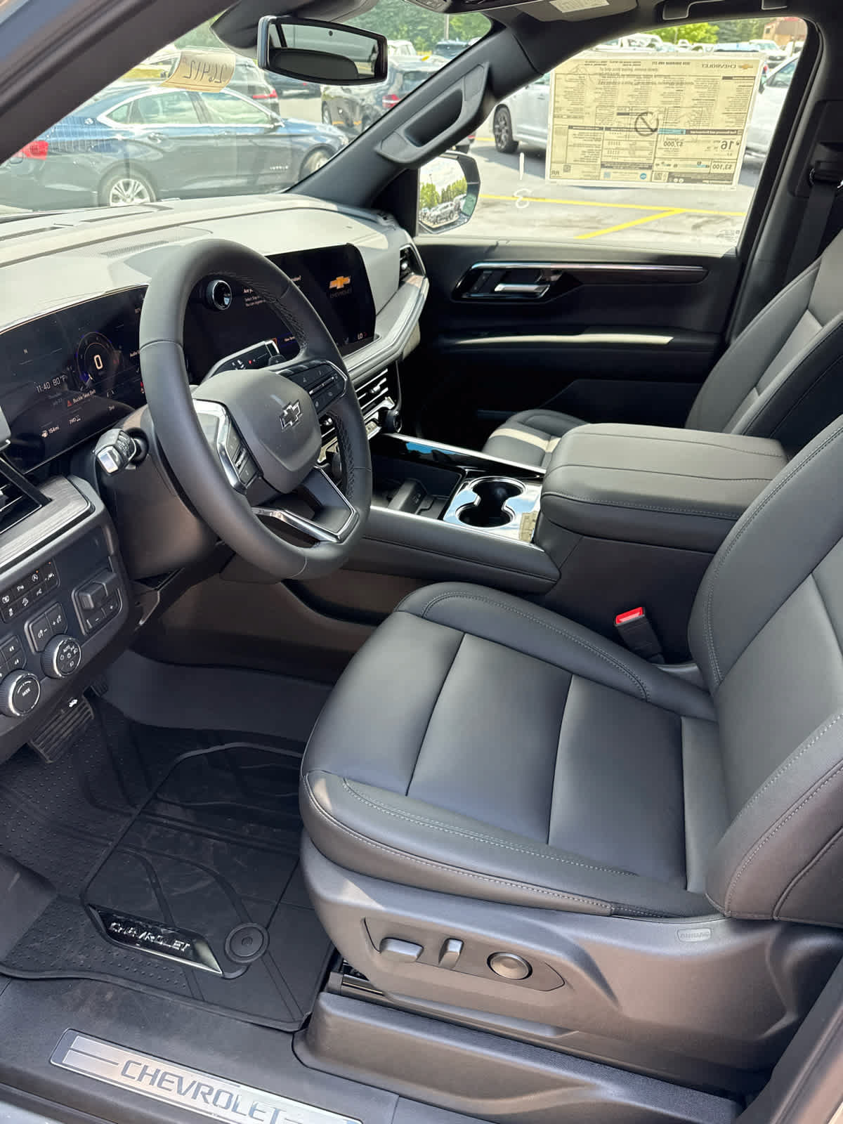 New 2026 Chevrolet Suburban Z71 w/ Comfort Package AWD/4WD image 4