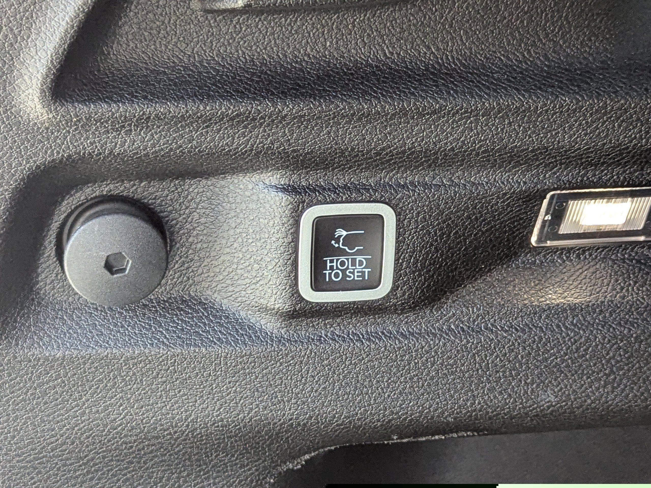 Certified 2023 Jeep Grand Cherokee L Laredo image 17