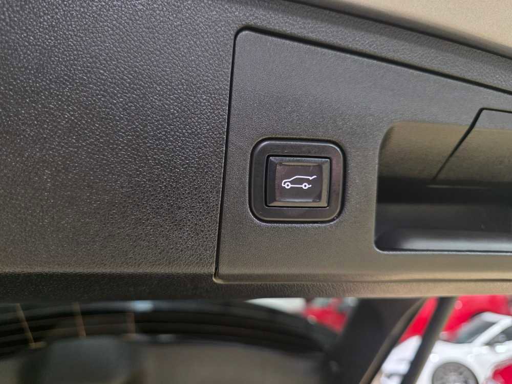 Used 2024 Cadillac XT4 Premium Luxury image 21