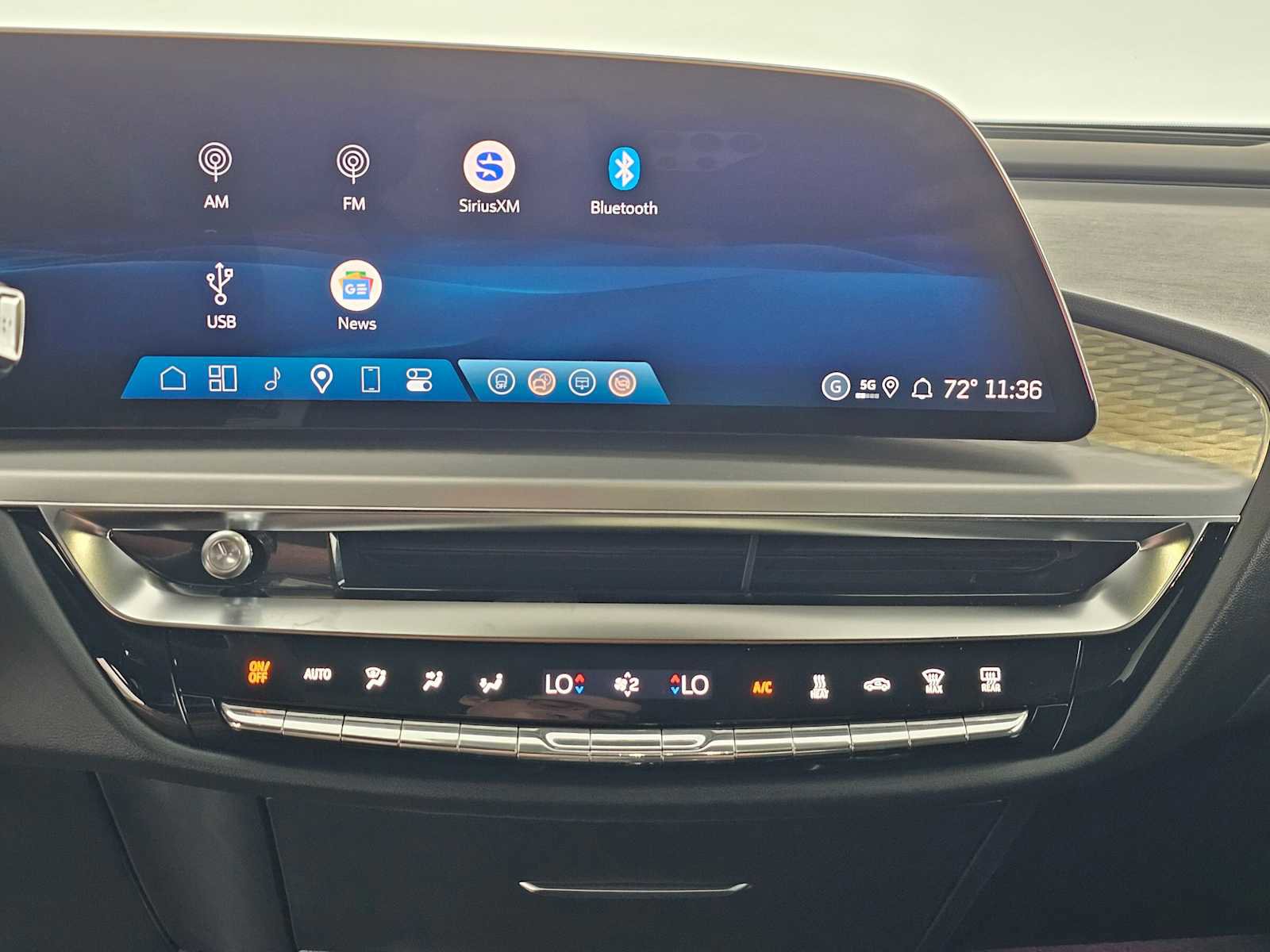 New 2026 Cadillac Lyriq Luxury image 25