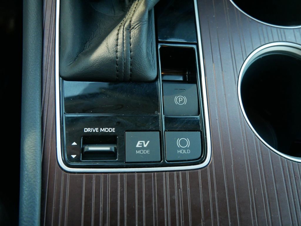 Certified 2021 Toyota Sienna LE image 25