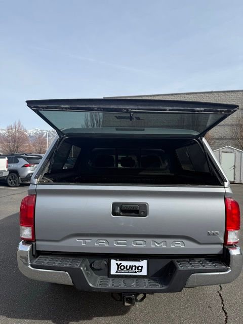 Used 2017 Toyota Tacoma SR5 image 10