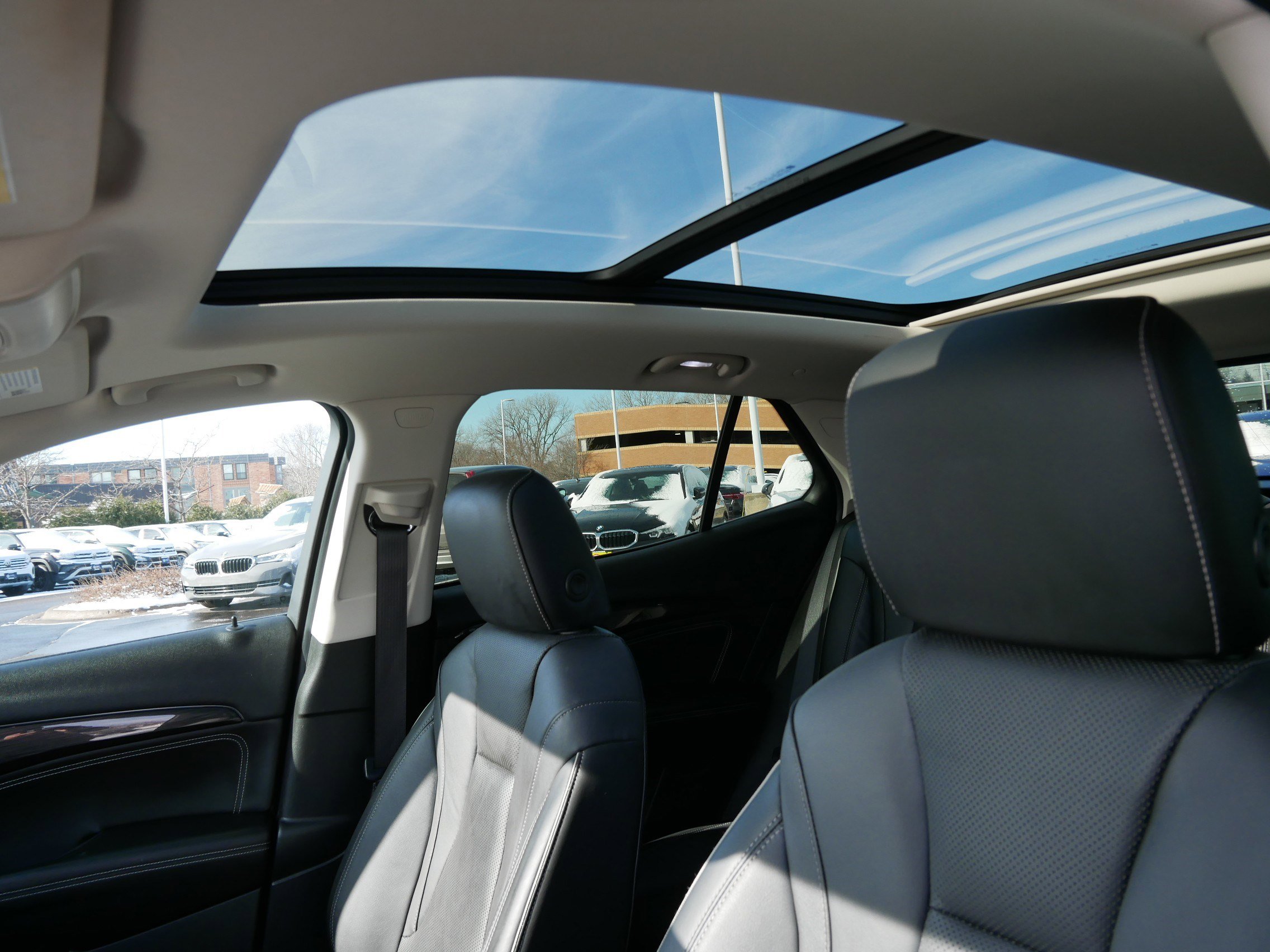 Used 2021 Buick Envision Essence w/ Technology Package I image 33