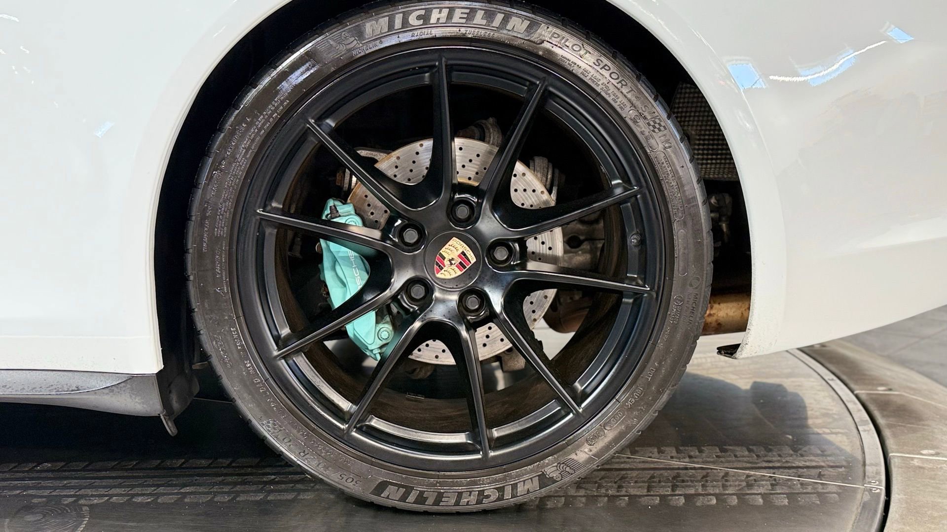 Used 2014 Porsche 911 Carrera 4S image 21