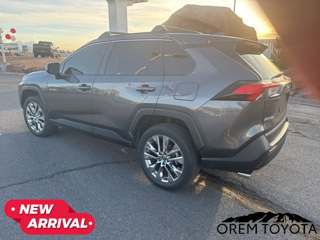 Used 2022 Toyota RAV4 XLE Premium image 14