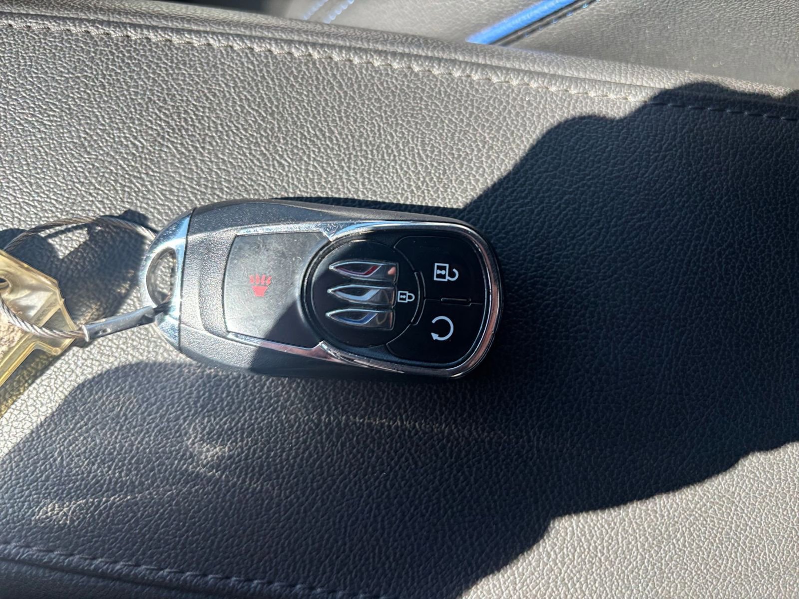 Used 2025 Buick Envista Sport Touring image 21