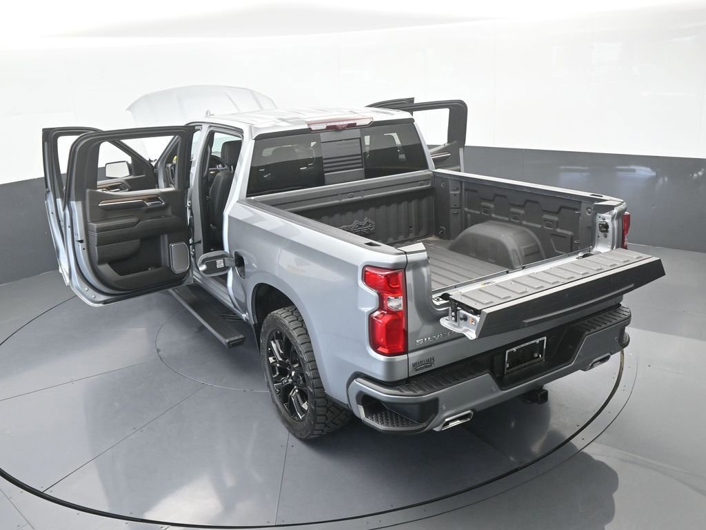 Used 2024 Chevrolet Silverado 1500 High Country w/ Technology Package image 87