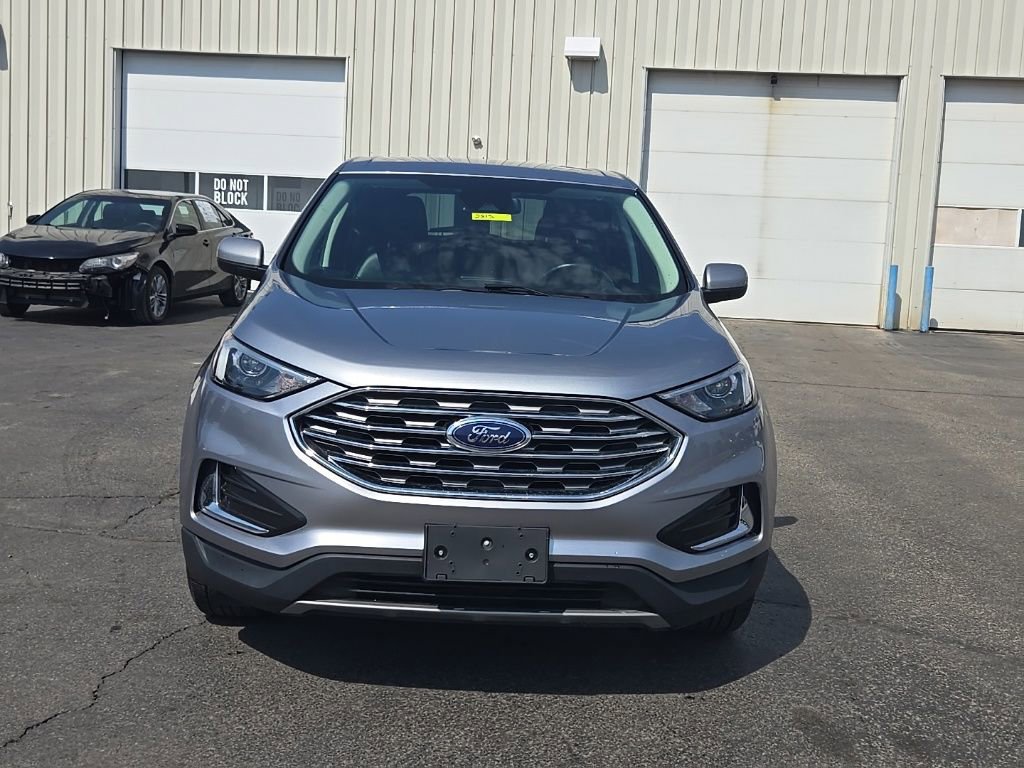 Used 2022 Ford Edge SEL image 2