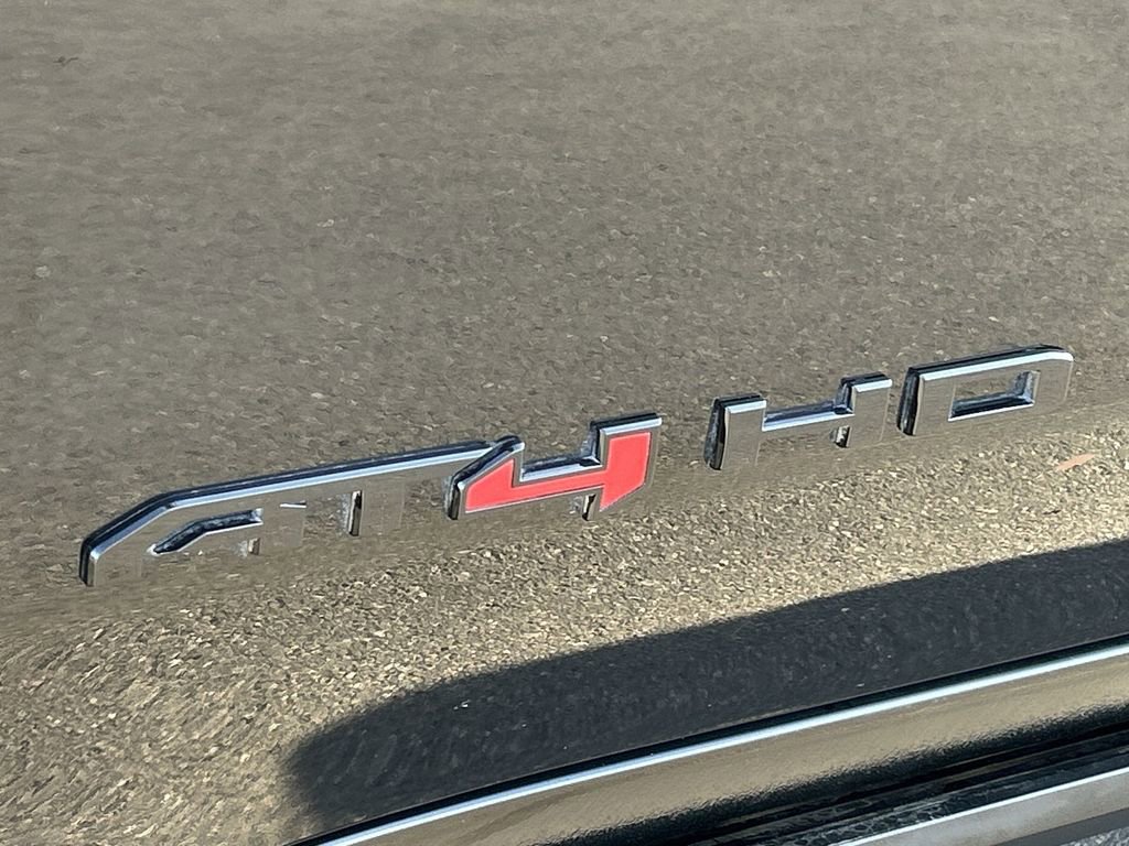 Used 2024 GMC Sierra 2500 AT4 w/ AT4 Premium Plus Package image 32