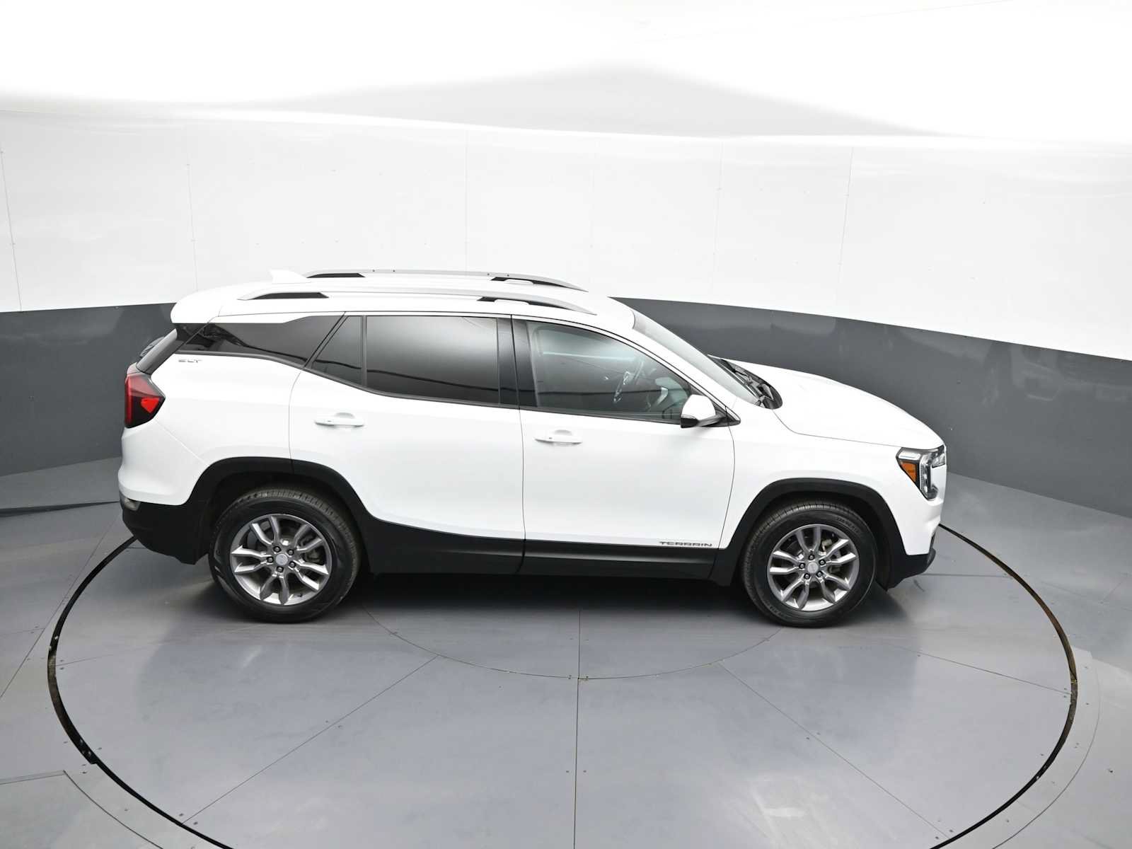 Used 2022 GMC Terrain SLT w/ Infotainment Package II AWD/4WD image 36