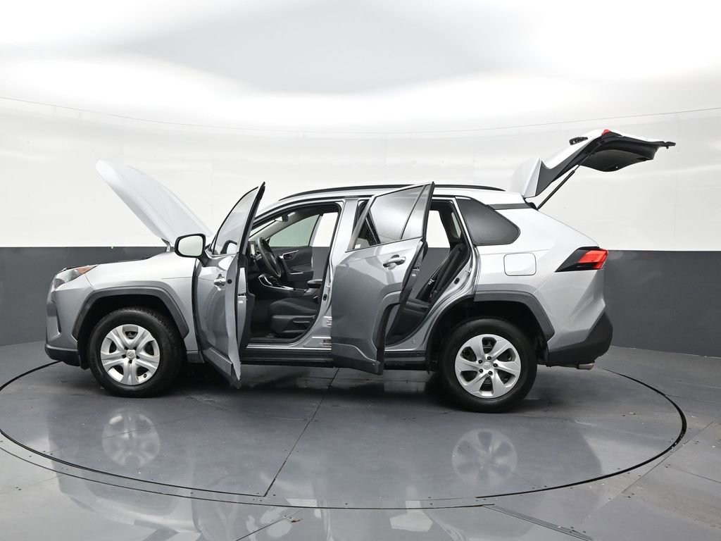 Used 2020 Toyota RAV4 LE FWD image 30
