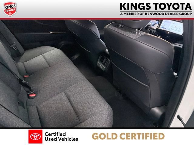 Certified 2023 Toyota Crown AWD/4WD image 13