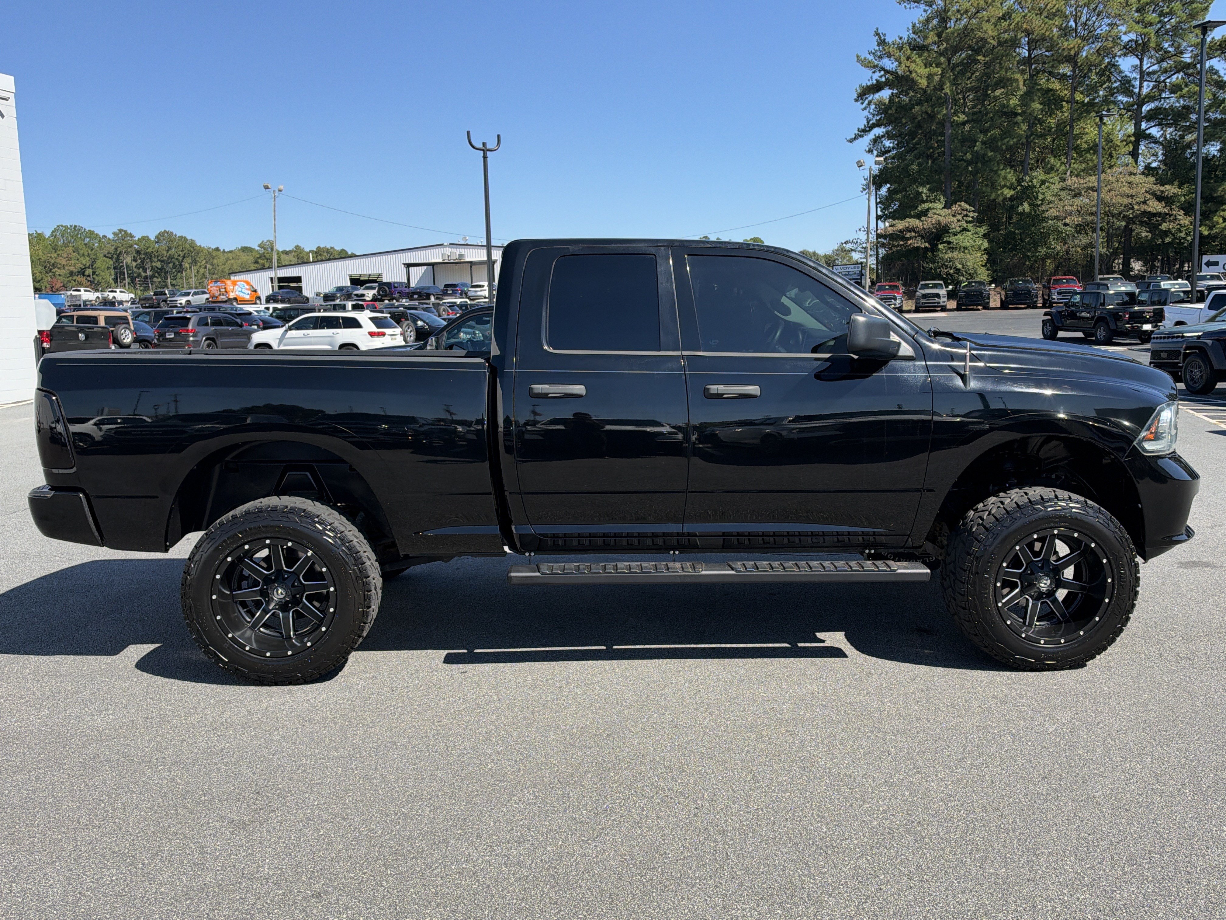 Used 2014 RAM 1500 Express w/ Black Ram 1500 Express Group AWD/4WD image 9