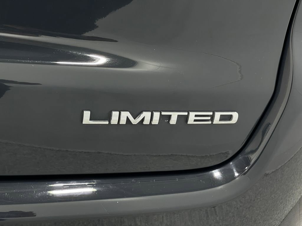 Used 2018 Jeep Compass Limited image 38