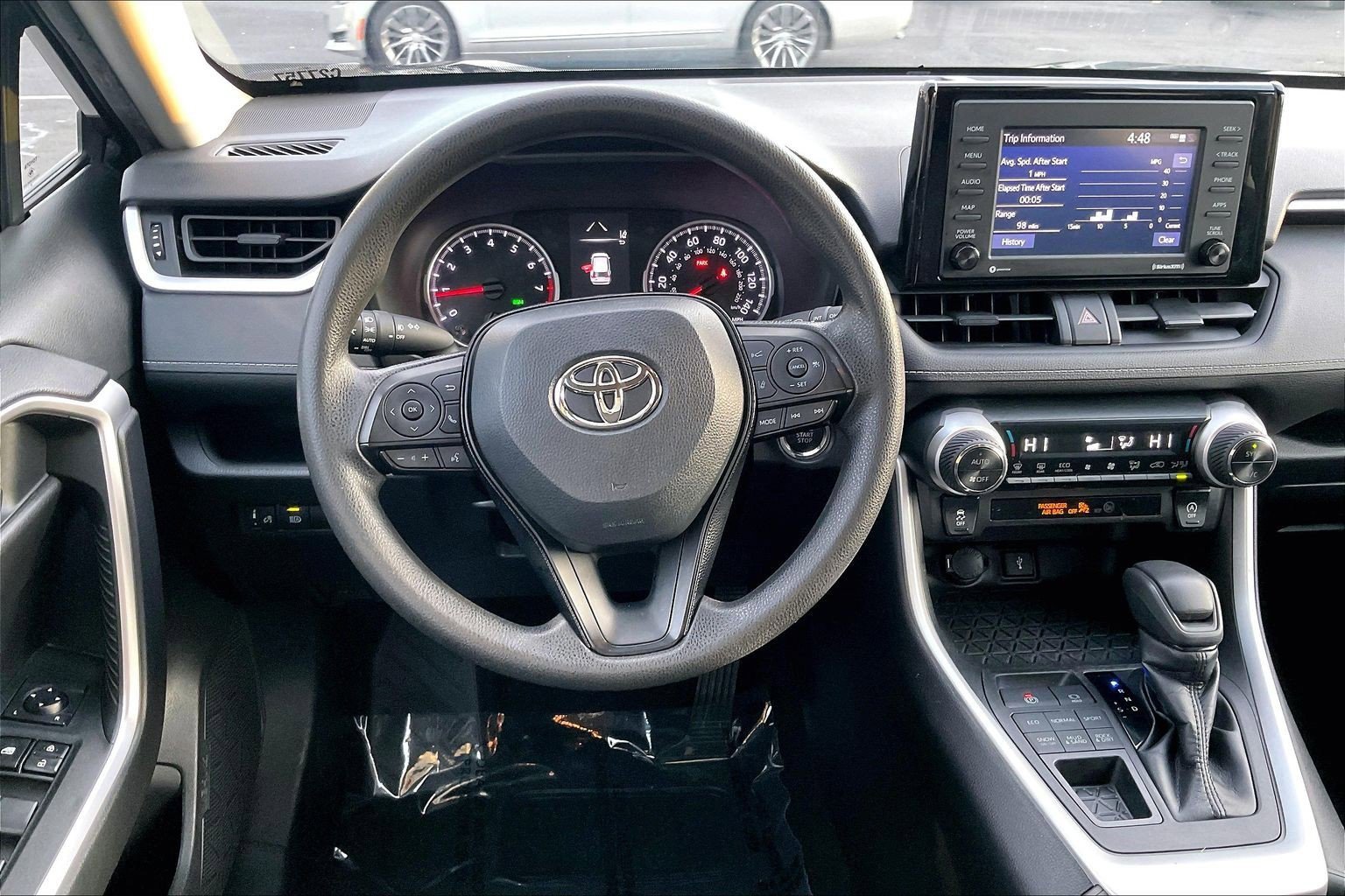 Used 2021 Toyota RAV4 XLE image 5