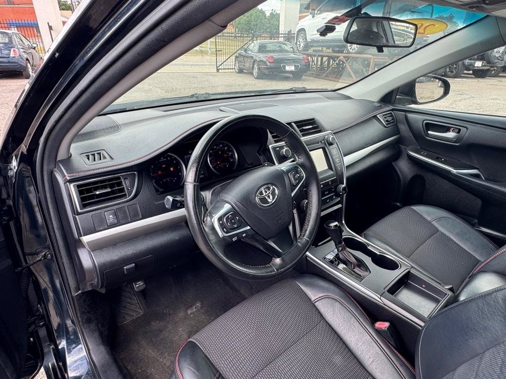 Used 2017 Toyota Camry SE FWD image 9