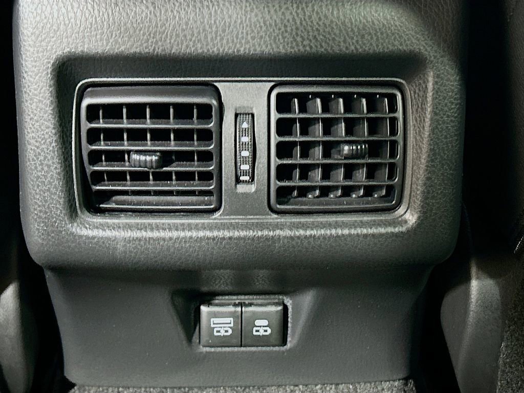 Used 2025 Toyota Camry SE w/ Convenience Package FWD image 21