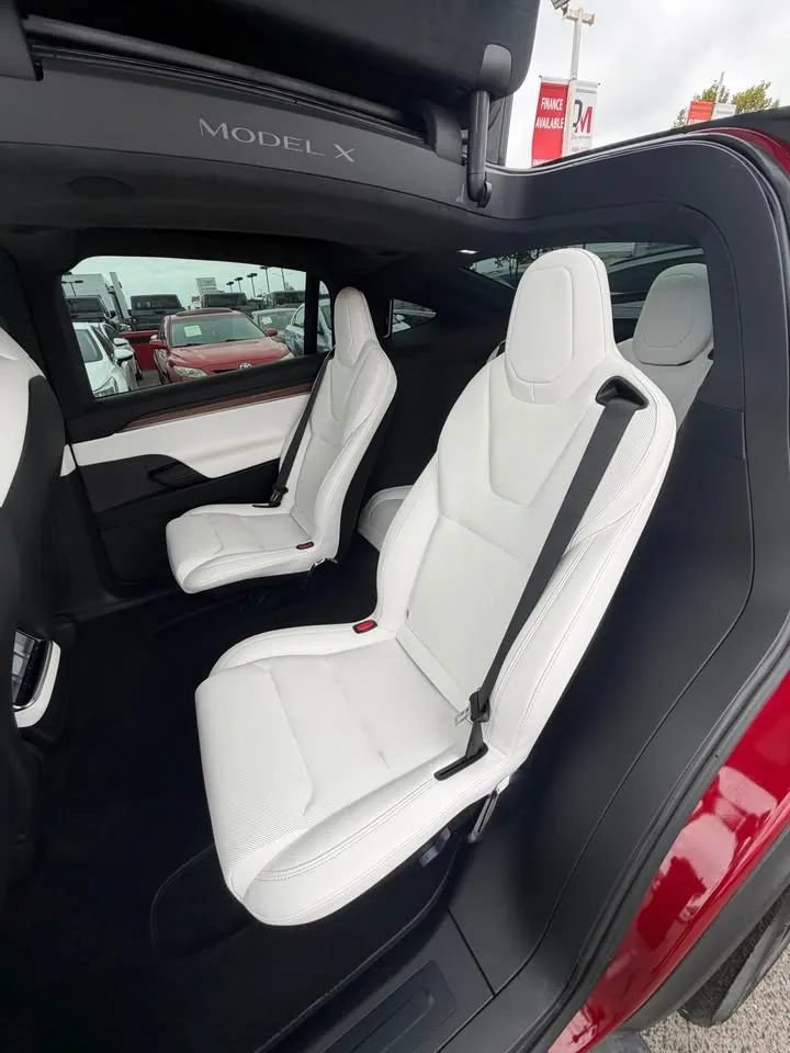 Used 2025 Tesla Model X AWD/4WD image 14