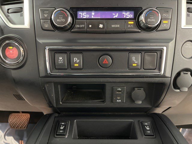 Used 2018 Nissan Titan SL w/ Midnight Edition RWD image 23