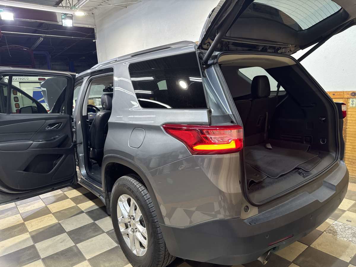 Used 2019 Chevrolet Traverse LT image 12