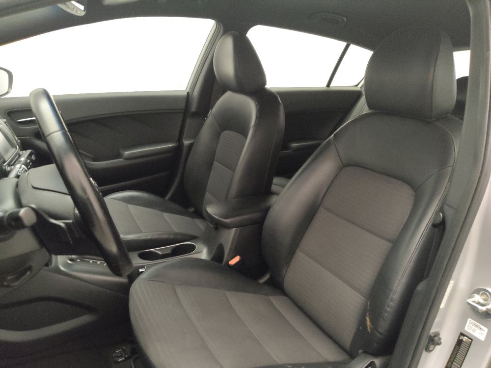 Used 2016 Kia Forte SX FWD image 17