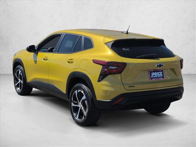 Certified 2024 Chevrolet Trax RS w/ Driver Confidence Package image 8