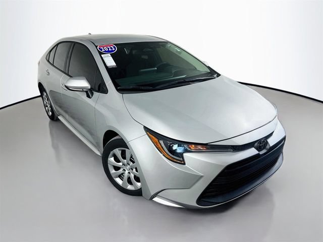 Used 2023 Toyota Corolla LE FWD image 2