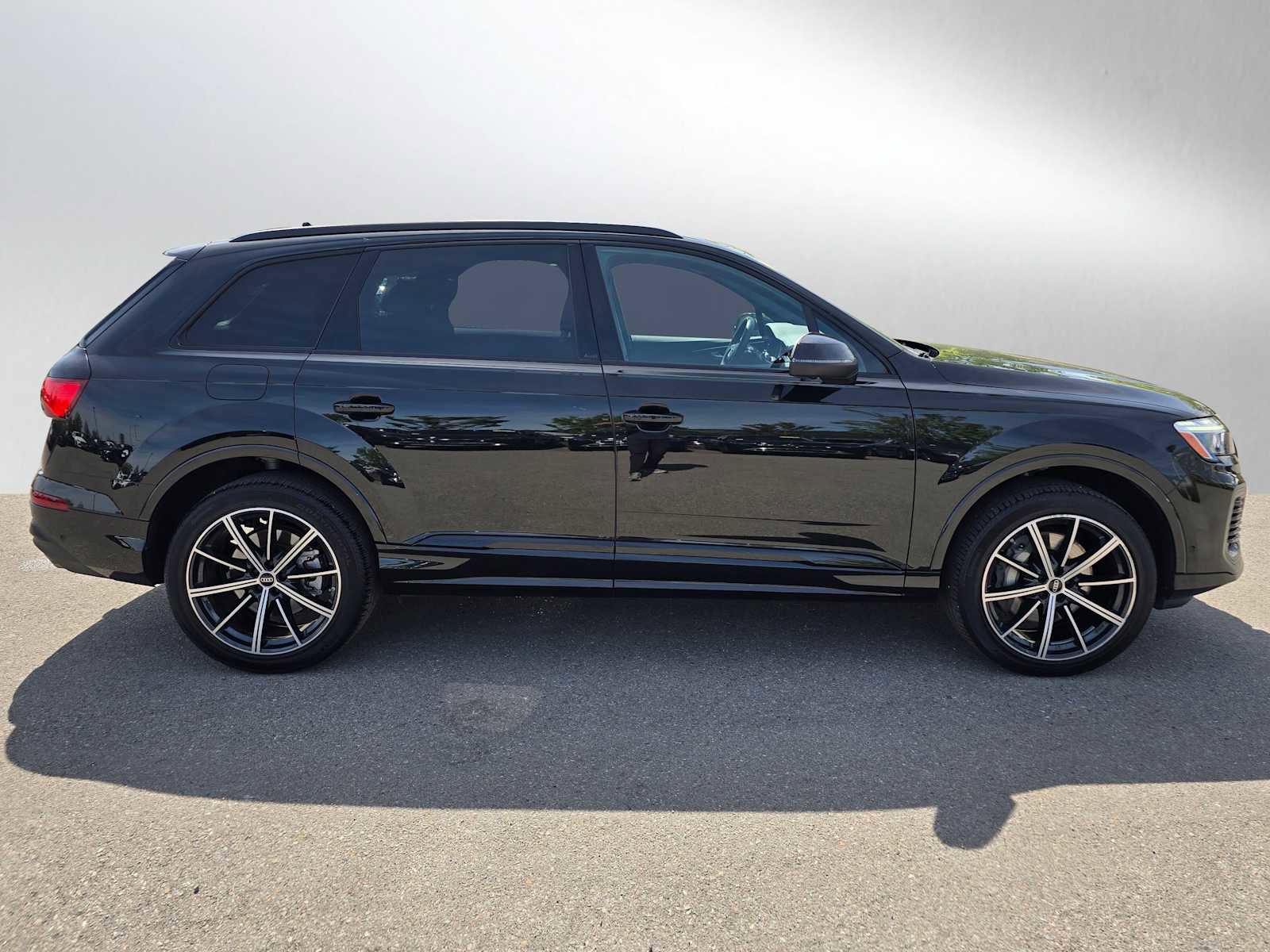 Used 2025 Audi Q7 2.0T Premium Plus image 2