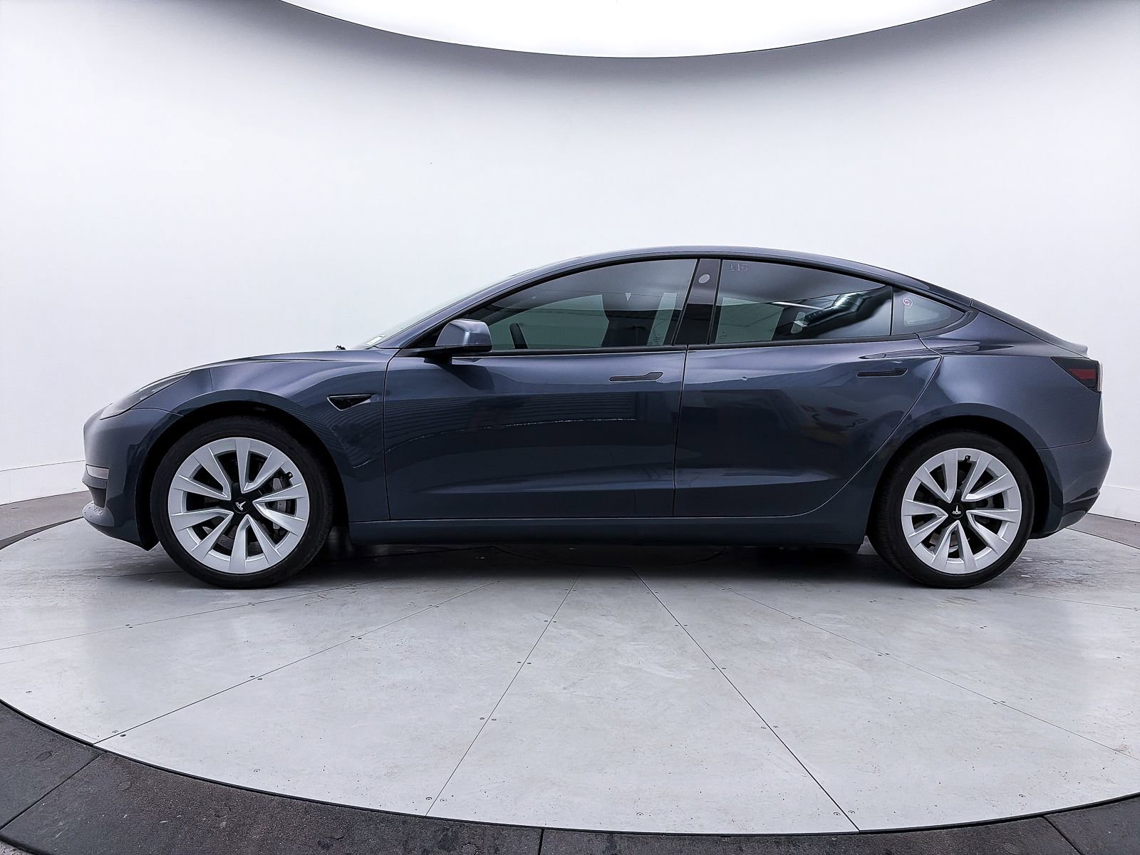 Used 2023 Tesla Model 3 Standard Range image 34