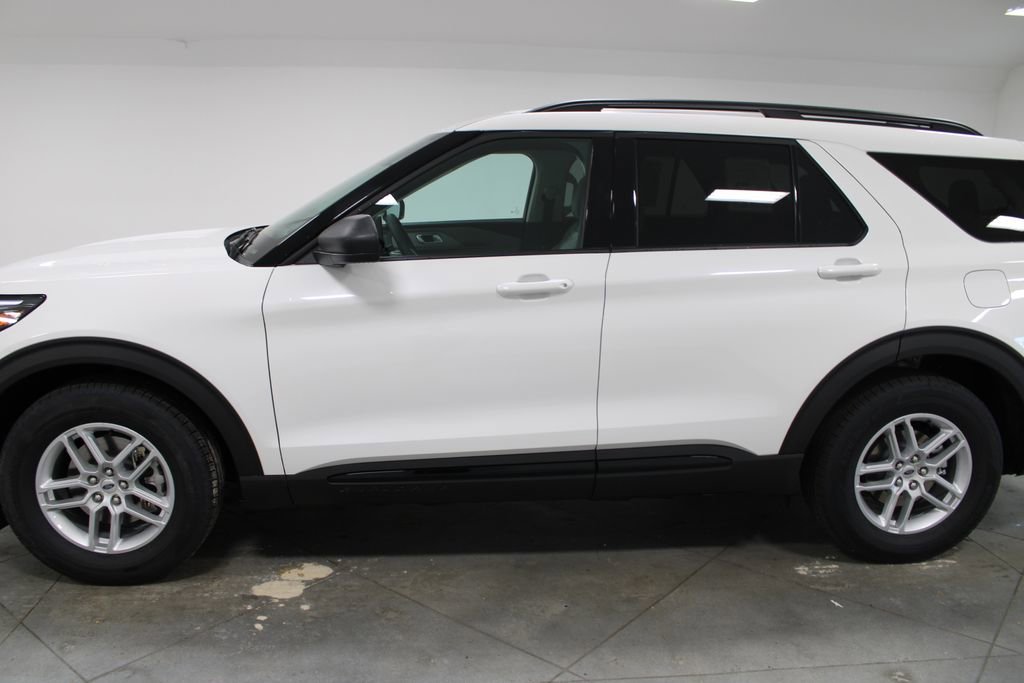 New 2026 Ford Explorer Active RWD image 5