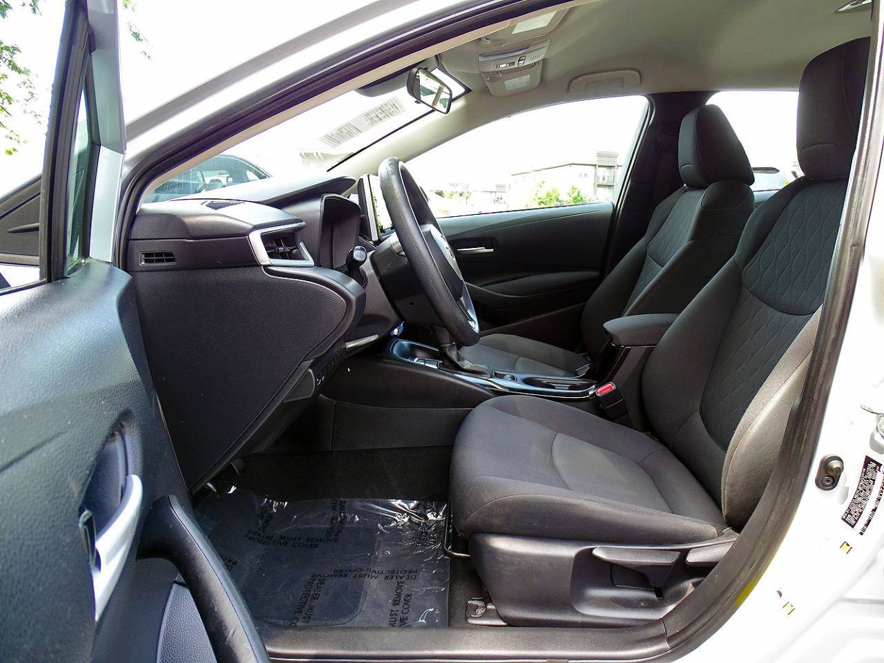 Used 2021 Toyota Corolla LE FWD image 17