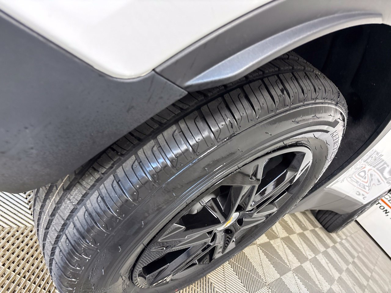 Used 2025 Chevrolet Blazer LT FWD image 32