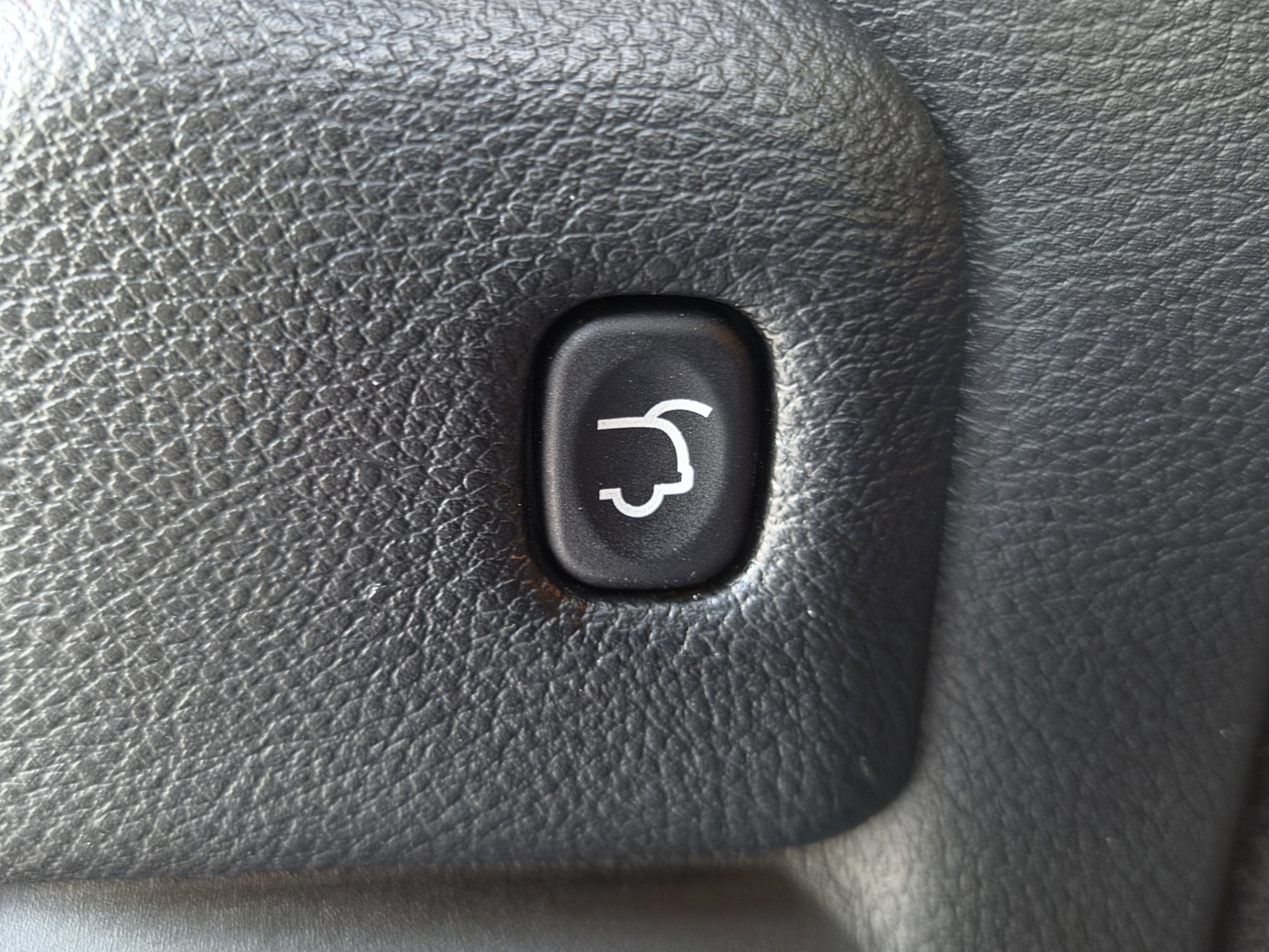 Used 2023 Dodge Durango GT RWD image 17
