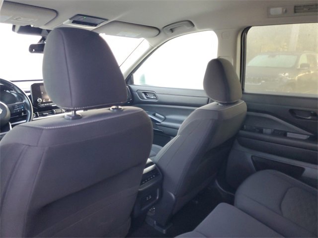 Used 2024 Nissan Pathfinder SV image 29