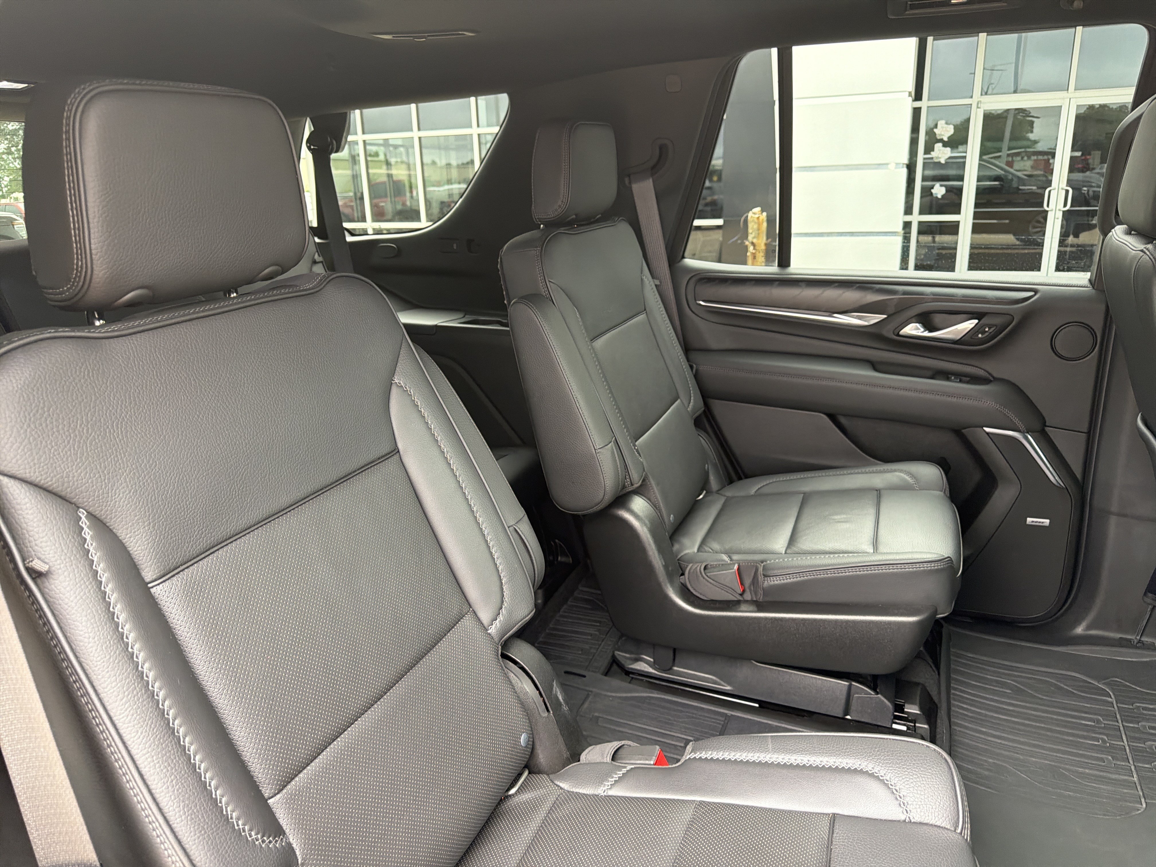 Used 2021 GMC Yukon Denali w/ Denali Premium Package RWD image 8