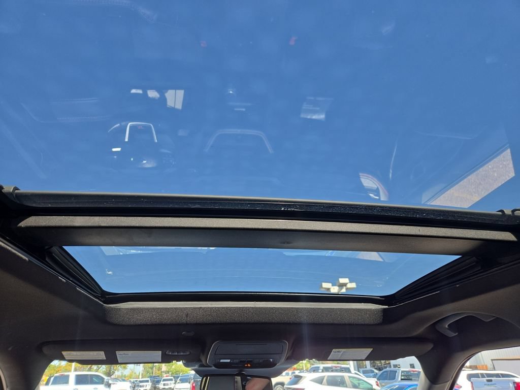 Used 2025 Ford Explorer ST w/ Sun And Sound Package AWD/4WD image 17