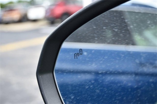 New 2025 Volkswagen Taos SE image 9